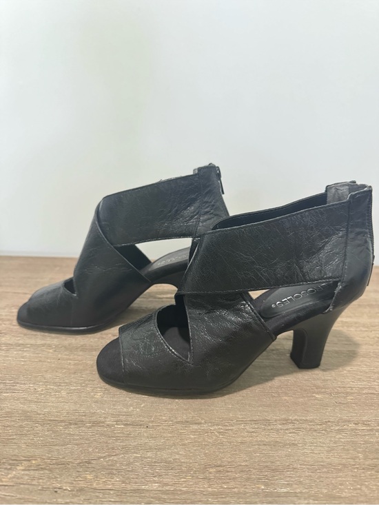 AEROSOLES Shoes - AEROSOLES Black Leather Crisscross Peep-Toe Heels | Very Good Condition